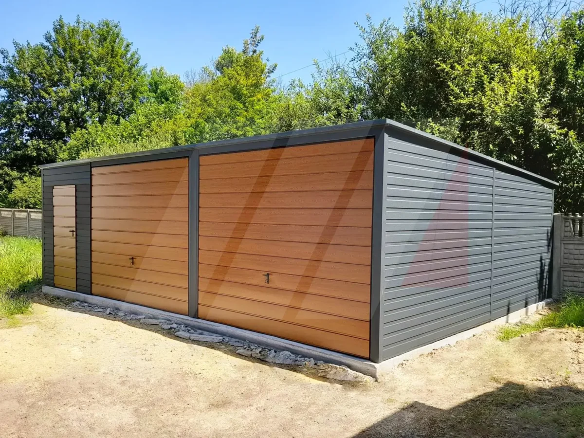 Garaż blaszany grafit spad dachu do tyłu 8m x 6m bramy orzech