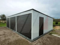 Garaż blaszany trzystanowiskowy biały 9m x 5m spad do tyłu