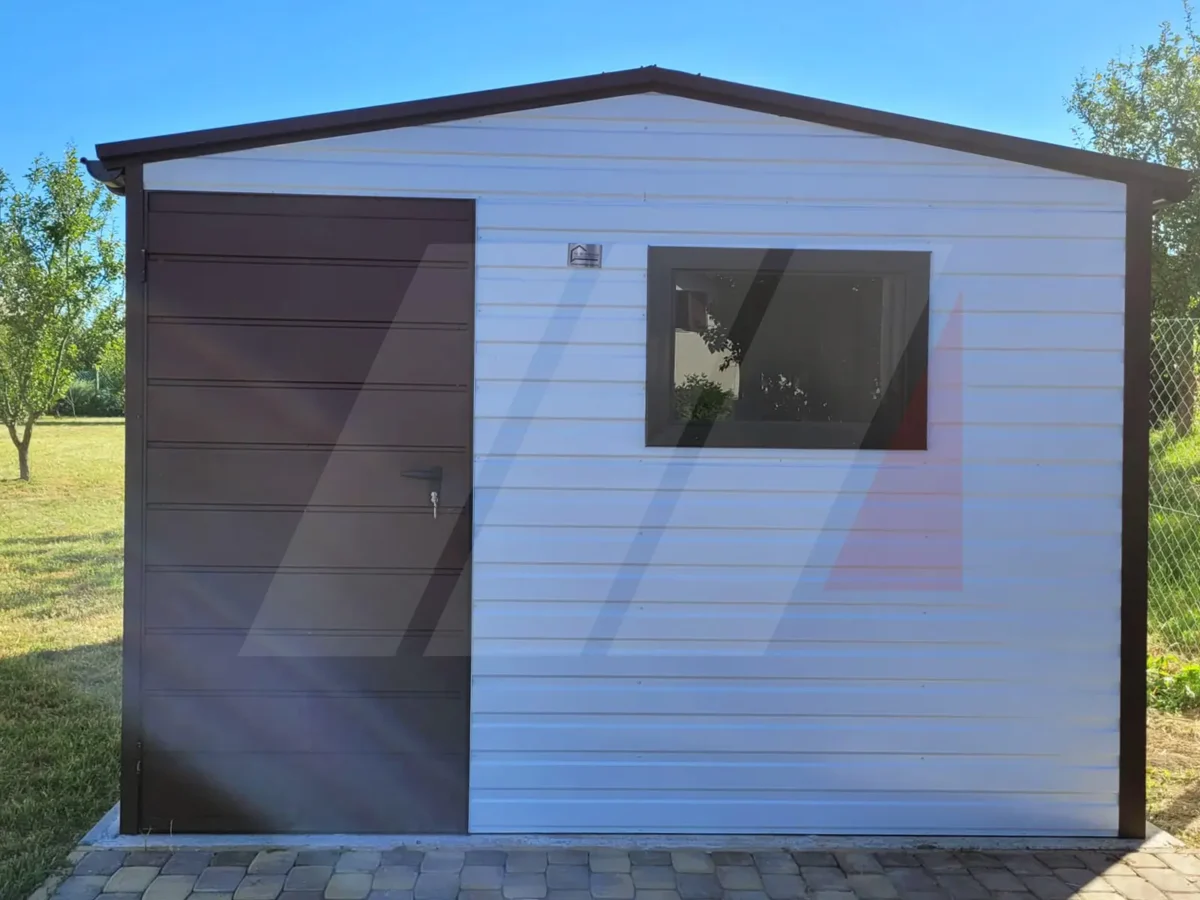 Domek ogrodowy biały dwuspadowy 3m x 4m drzwi brąz