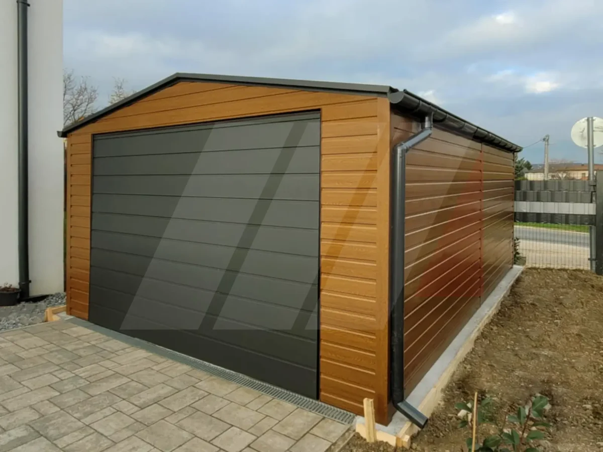 Garaż blaszany dwuspadowy złoty dąb 4m x 6m brama uchylna