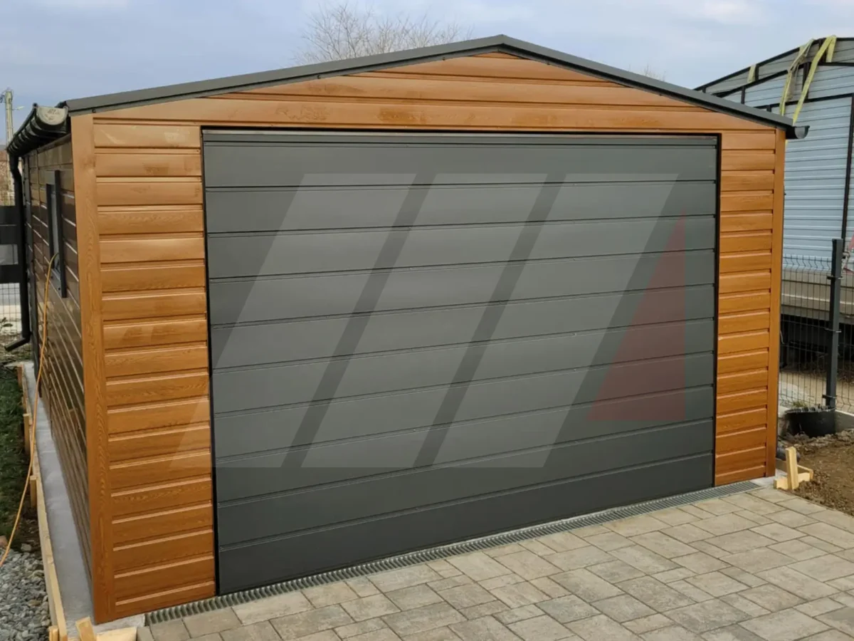 Garaż blaszany dwuspadowy złoty dąb 4m x 6m brama uchylna