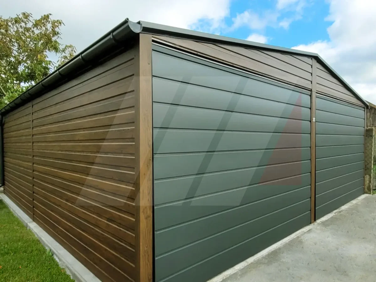 Garaż blaszany dwustanowiskowy orzech 6m x 6m bramy grafit