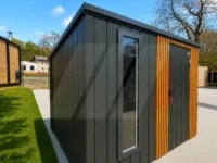 Záhradný domček Premium 2.75 × 2.35 m – Antracit + lamely